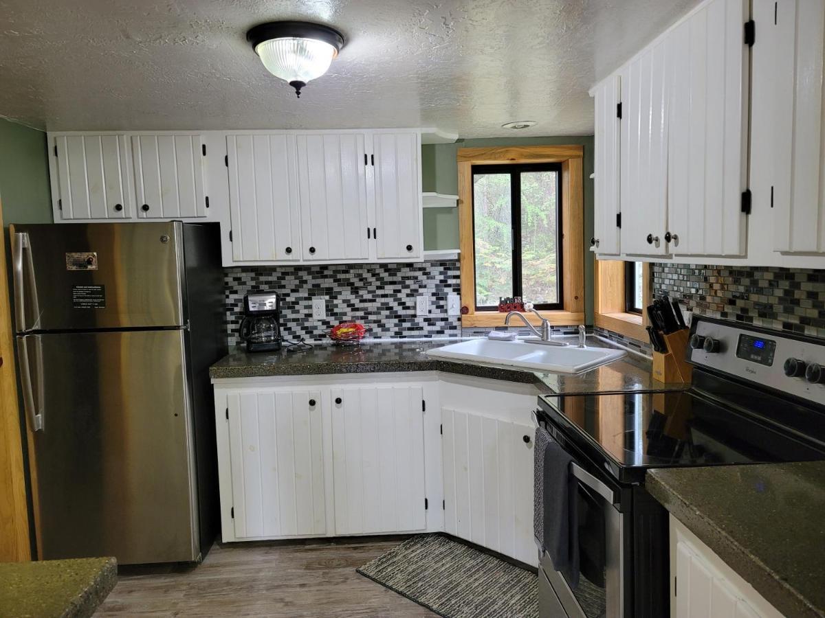 Riverfront Motel & Cabins Thompson Falls Экстерьер фото