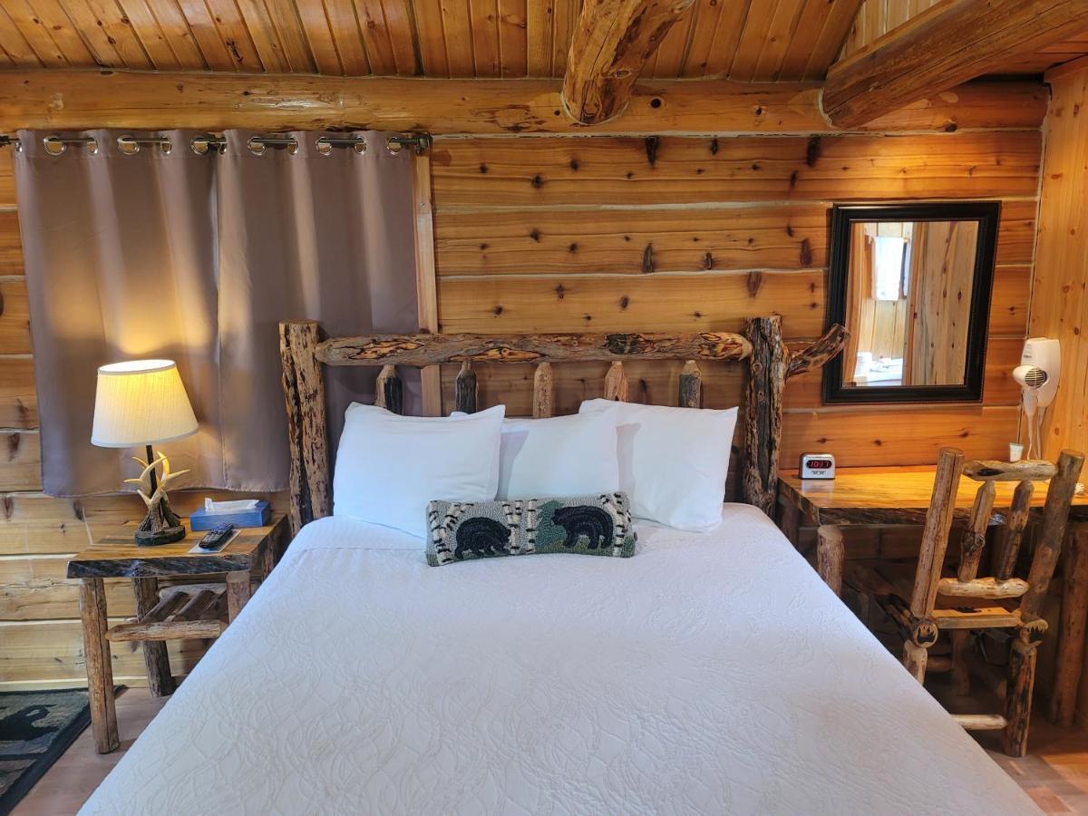Riverfront Motel & Cabins Thompson Falls Экстерьер фото