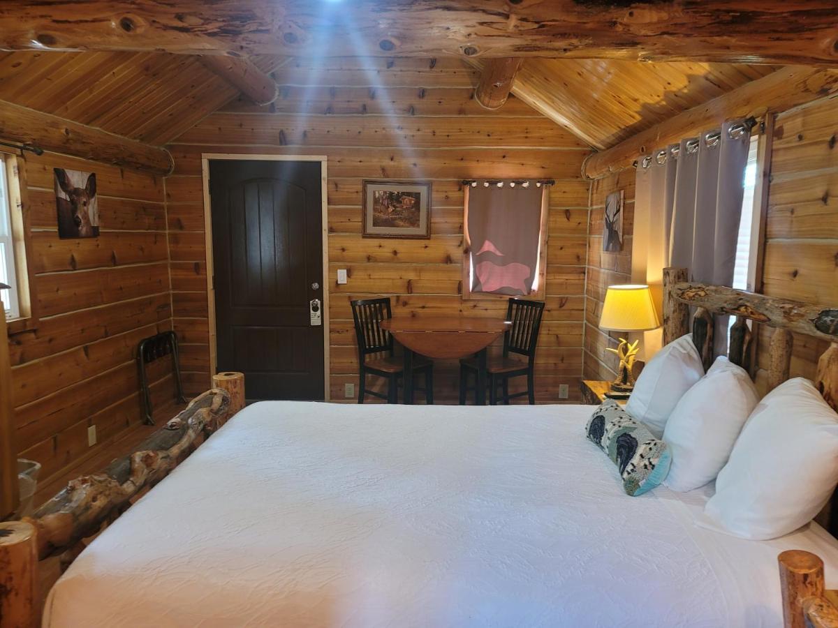 Riverfront Motel & Cabins Thompson Falls Экстерьер фото