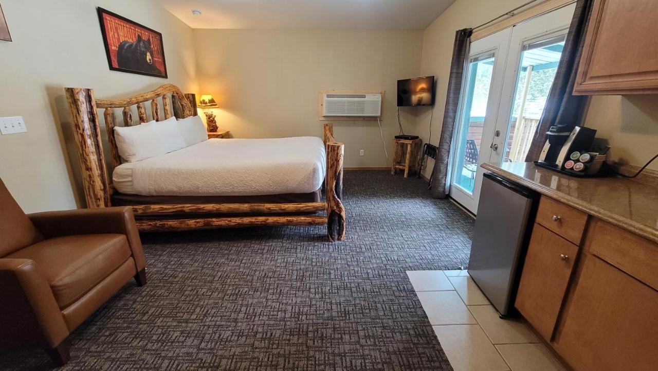 Riverfront Motel & Cabins Thompson Falls Экстерьер фото
