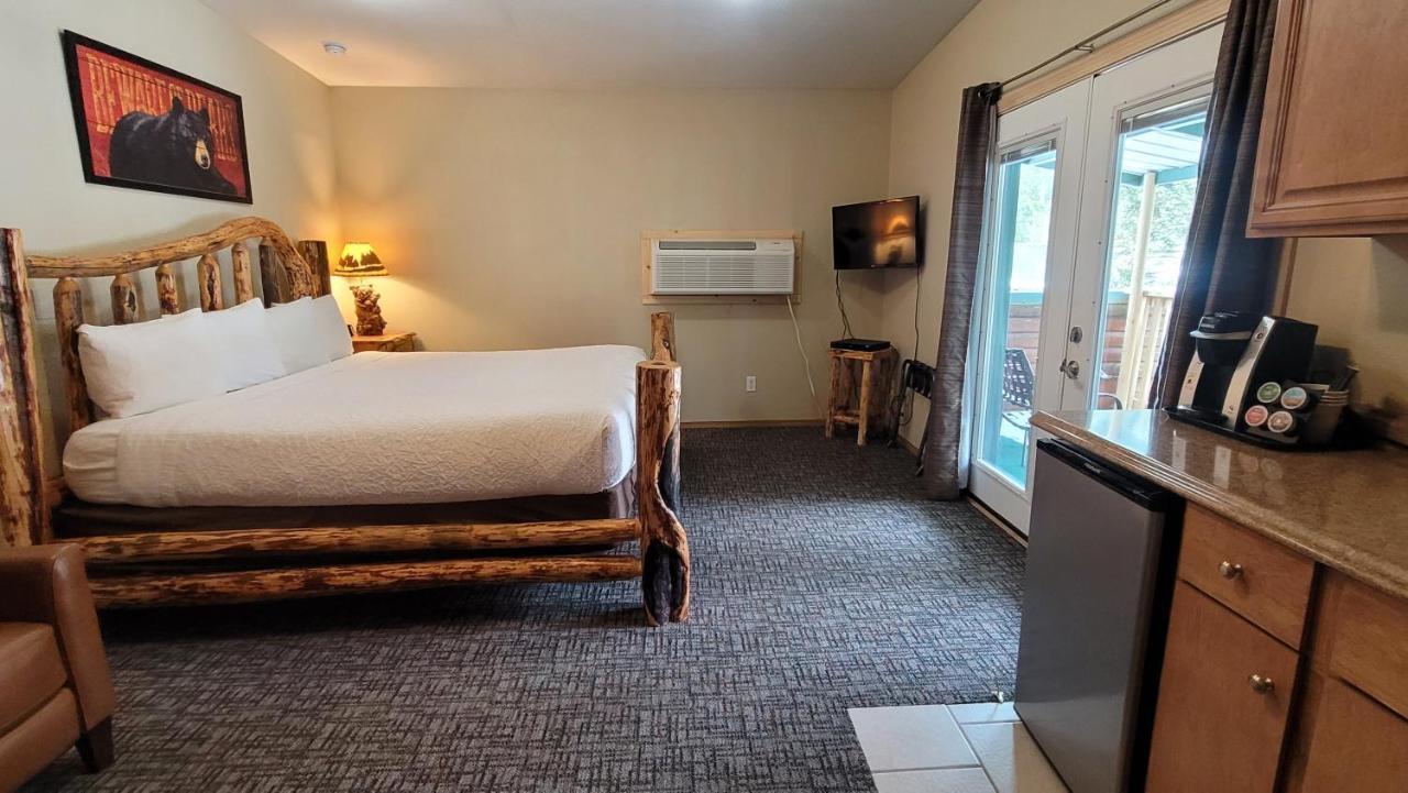 Riverfront Motel & Cabins Thompson Falls Экстерьер фото