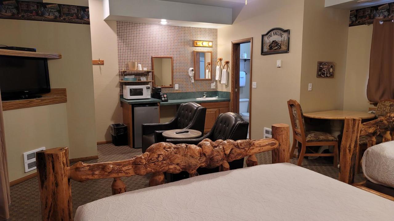 Riverfront Motel & Cabins Thompson Falls Экстерьер фото