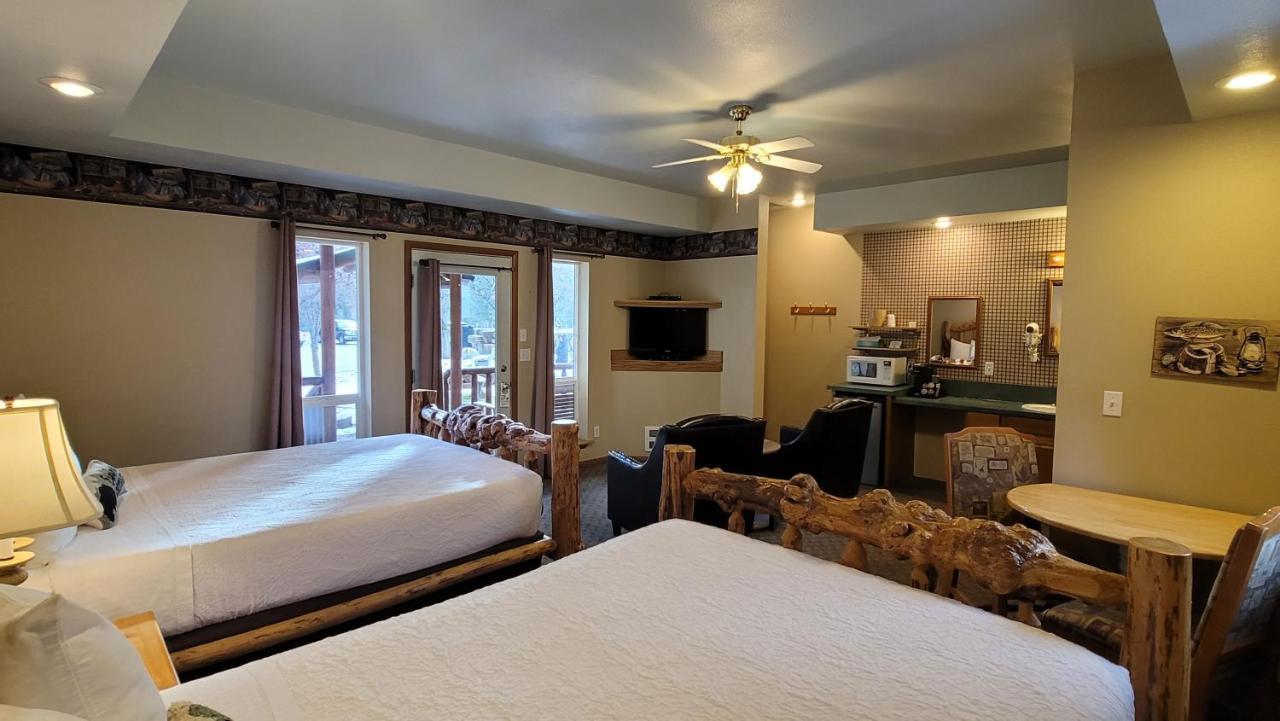 Riverfront Motel & Cabins Thompson Falls Экстерьер фото
