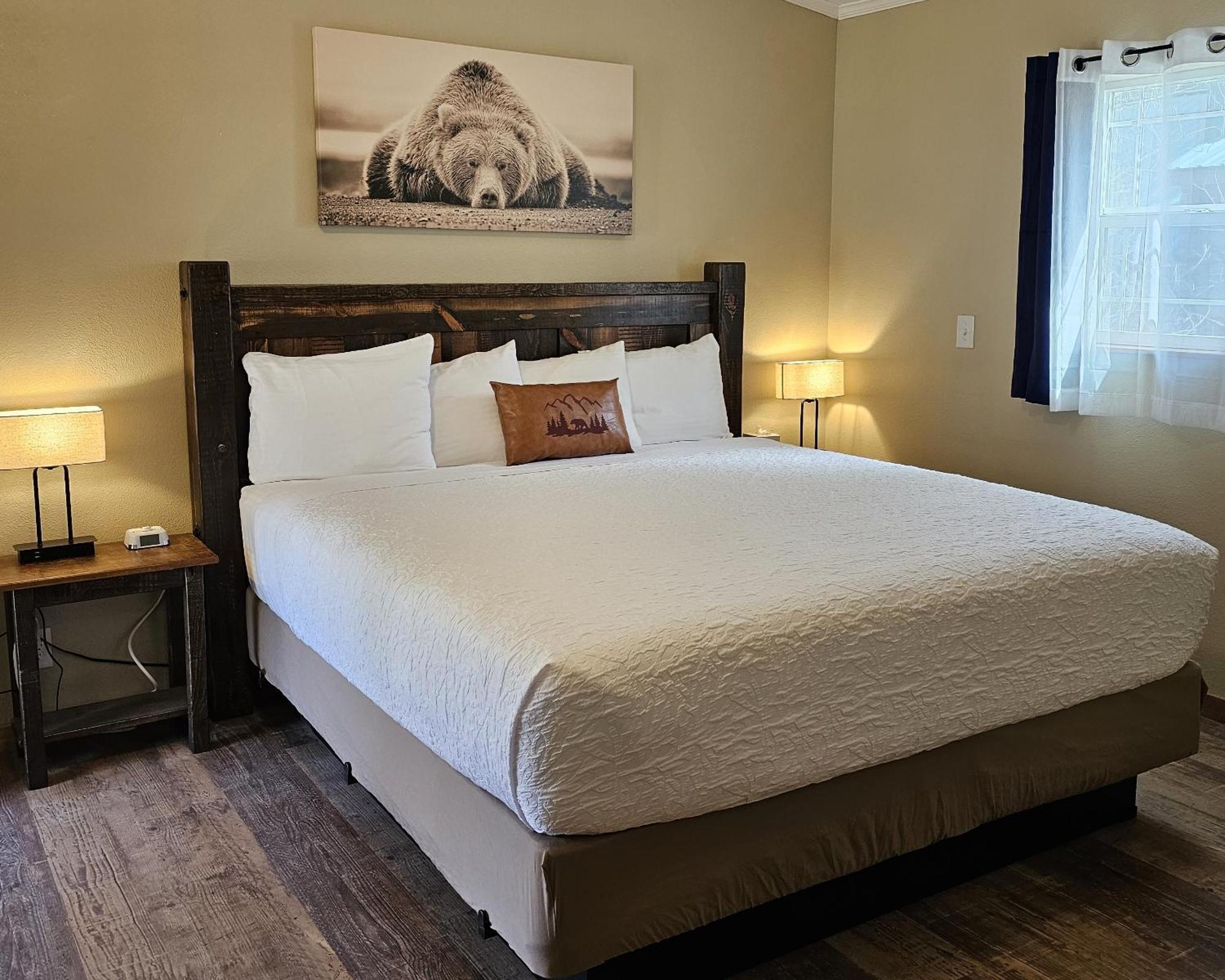 Riverfront Motel & Cabins Thompson Falls Экстерьер фото