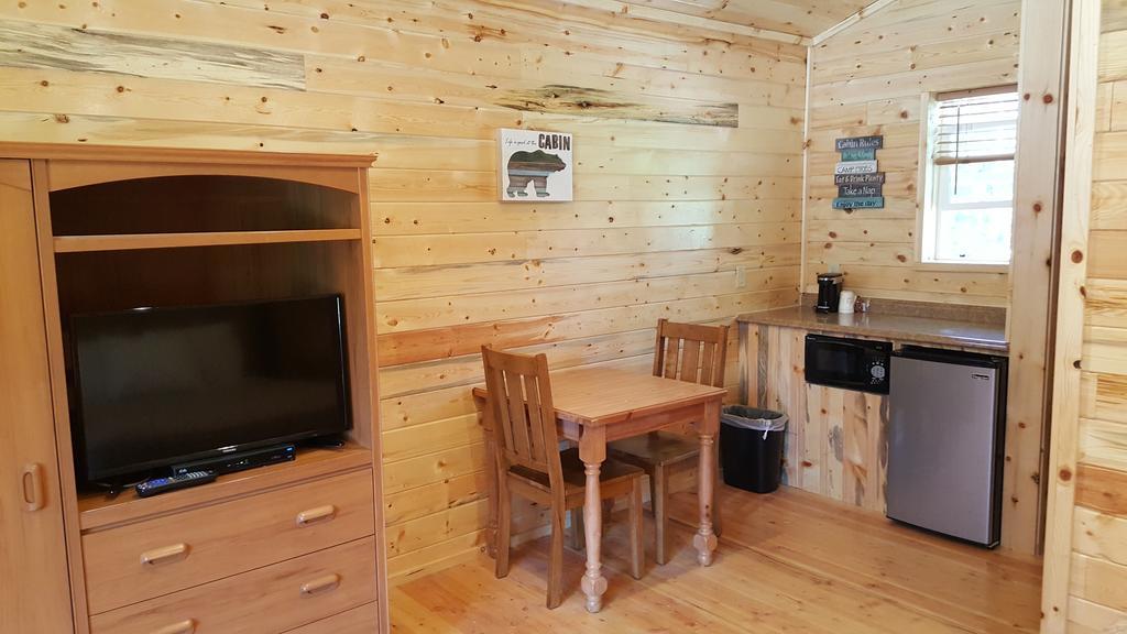Riverfront Motel & Cabins Thompson Falls Экстерьер фото