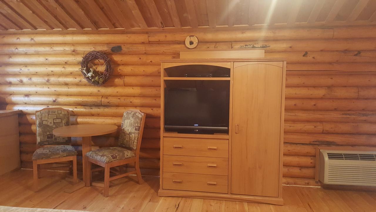 Riverfront Motel & Cabins Thompson Falls Экстерьер фото