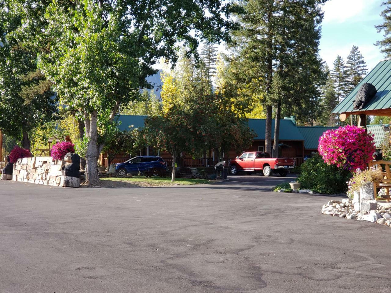 Riverfront Motel & Cabins Thompson Falls Экстерьер фото